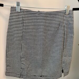Elegant Houndstooth Pencil Skirt